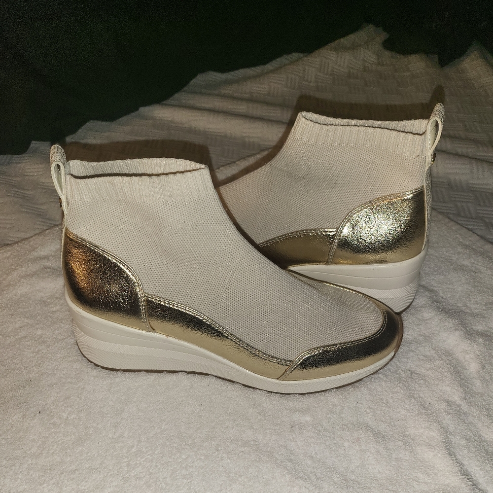 Tennis shoe boots